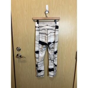 Lululemon True Self Crop